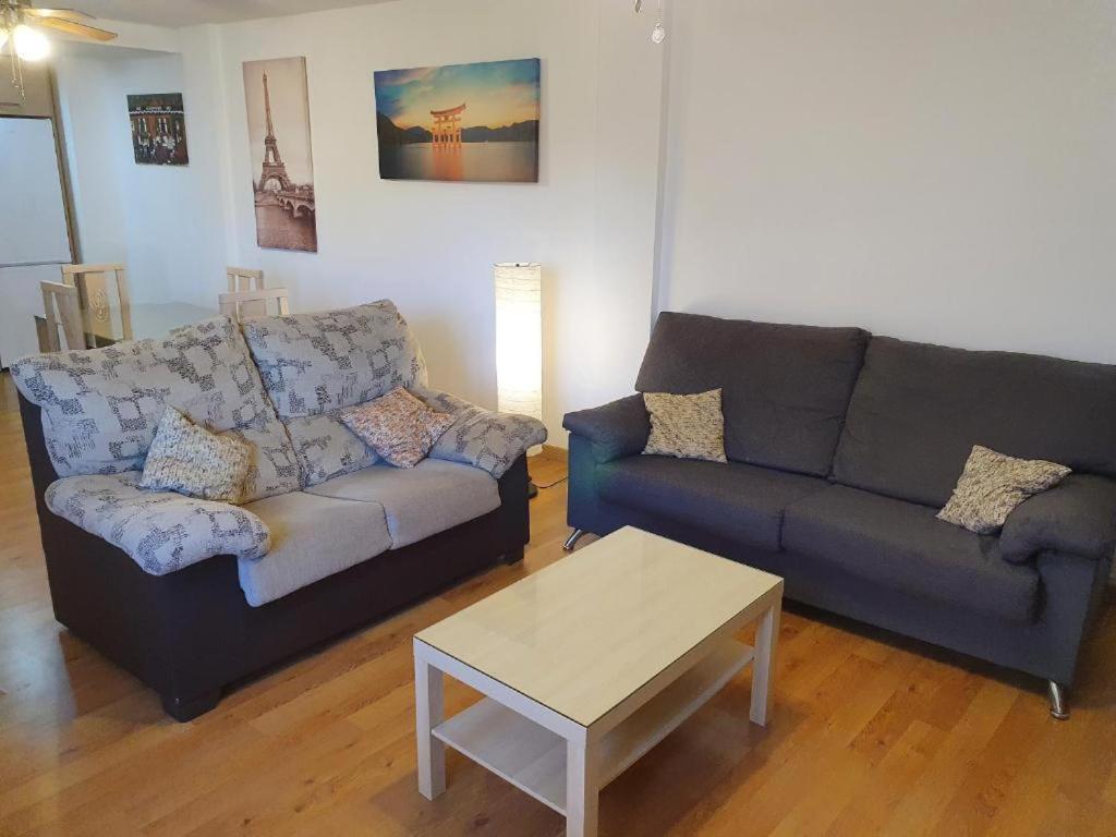 3F, Aire Acondic, 80M2, 2 Dormitorios, 4 Huespedes, Wifi Gratis La Línea de la Concepción Zewnętrze zdjęcie